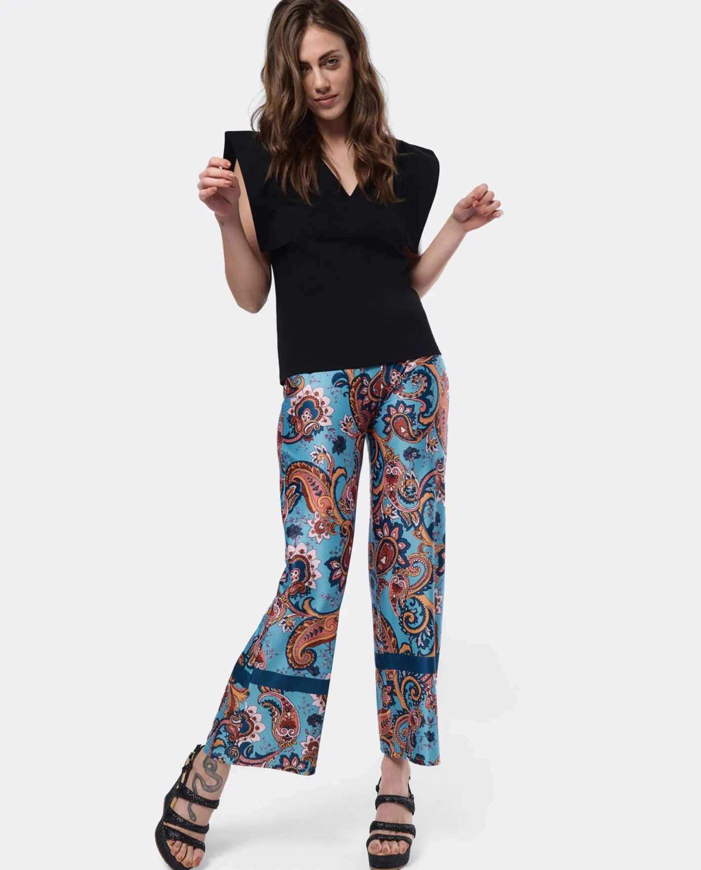 Cuplé Camiseta Geometrica Punto Negro^Mujer Camisas Y Tops