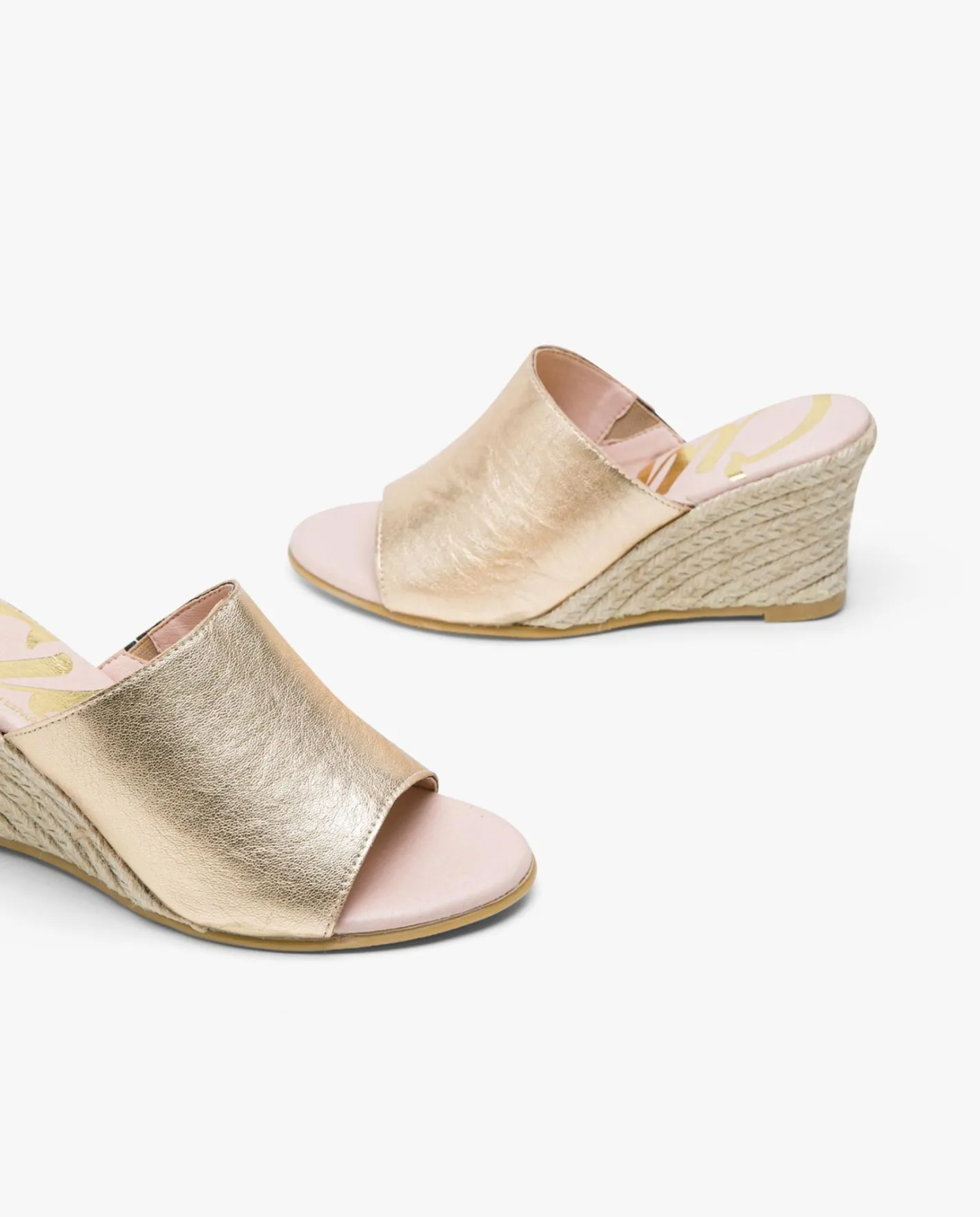 Cuplé Zueco Cuna Napa Metalizado Oro^Mujer Zuecos